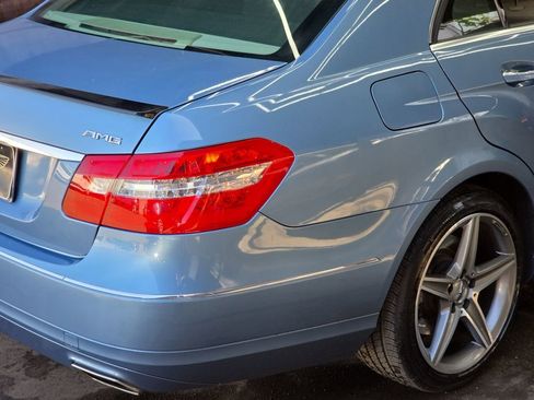 Used 2010 Mercedes-Benz E 550 Sedan image 16