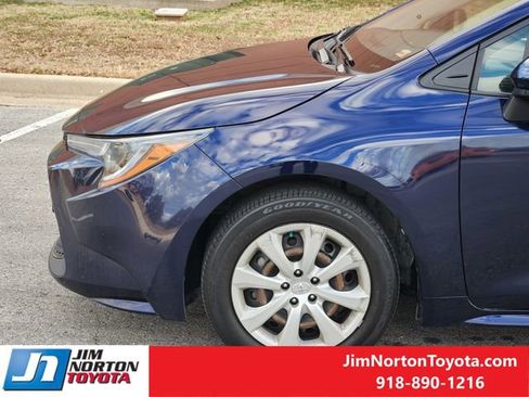 Used 2021 Toyota Corolla LE image 8