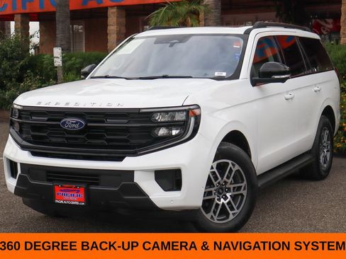 Used 2025 Ford Expedition Active RWD image 4