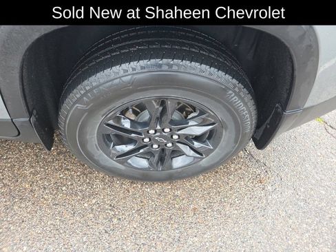 Used 2023 Chevrolet Traverse LT FWD image 7