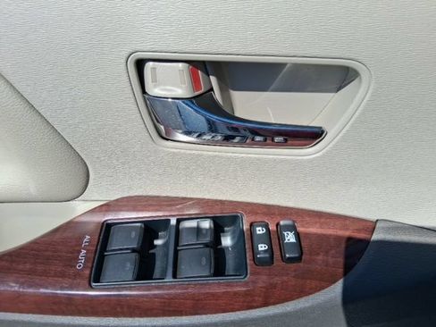 Used 2012 Toyota Sienna XLE w/ Entertainment Pkg FWD image 21