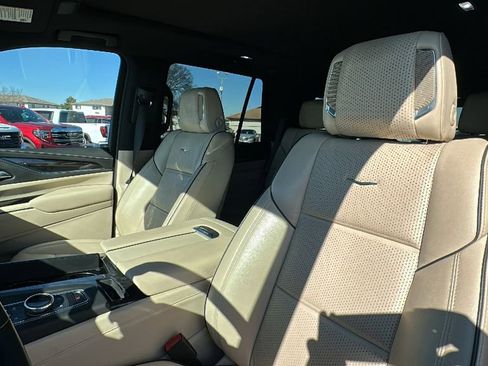 Used 2021 Cadillac Escalade Premium Luxury w/ Driver Assist Tech Package image 17