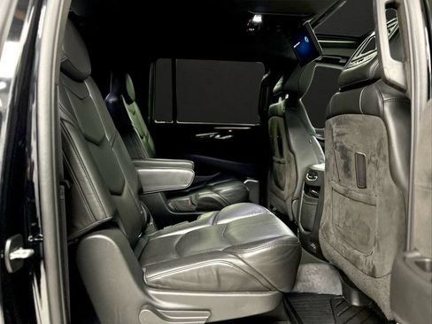Used 2015 Cadillac Escalade ESV Platinum AWD/4WD image 21