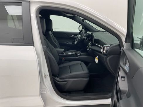 New 2026 Chevrolet Equinox LT w/ Convenience Package II AWD/4WD image 14