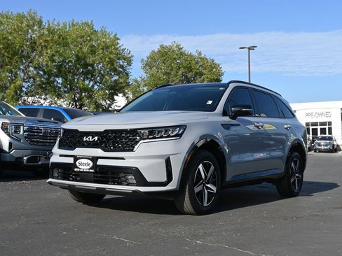 Used 2023 Kia Sorento EX w/ Panoramic Sunroof Package FWD image 1