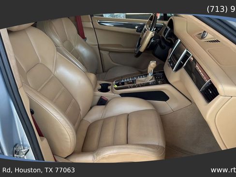 Used 2015 Porsche Macan Turbo AWD/4WD image 44