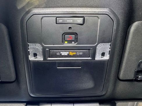 Used 2025 Toyota Tacoma SR5 image 39