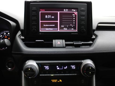 Used 2021 Toyota RAV4 XLE FWD image 30