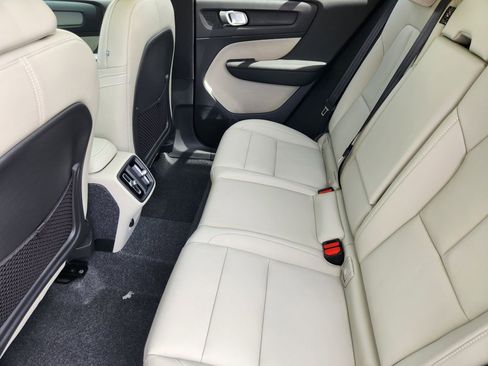 New 2026 Volvo XC40 B5 Ultra w/ Climate Package AWD/4WD image 19