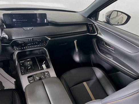 New 2025 MAZDA CX-90 Plug-In Hybrid w/ Premium Plus image 18