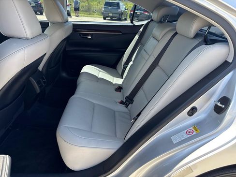Used 2014 Lexus ES 350 w/ Premium Package FWD image 22