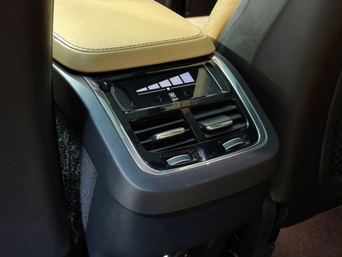 Used 2017 Volvo XC90 T6 Inscription w/ Vision Package image 43