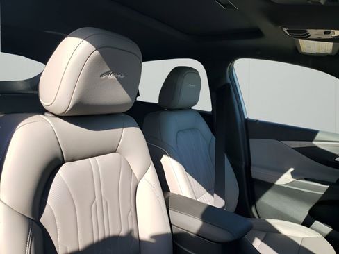 New 2026 Buick Envista Avenir image 15