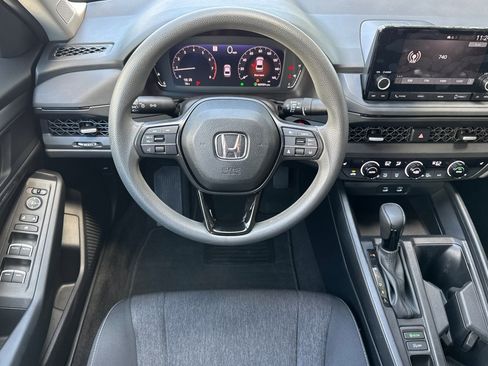 Used 2023 Honda Accord EX image 11