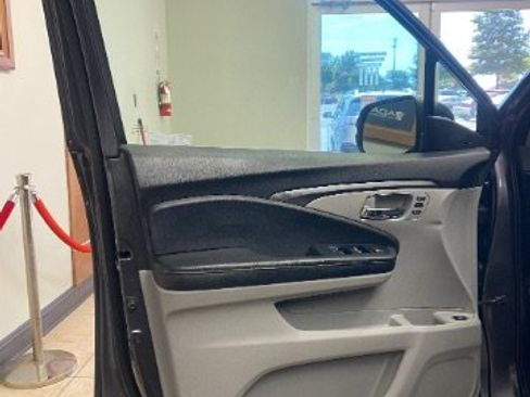 Used 2023 Honda Ridgeline RTL image 8