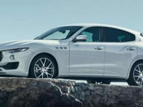 Used 2017 Maserati Levante image 1