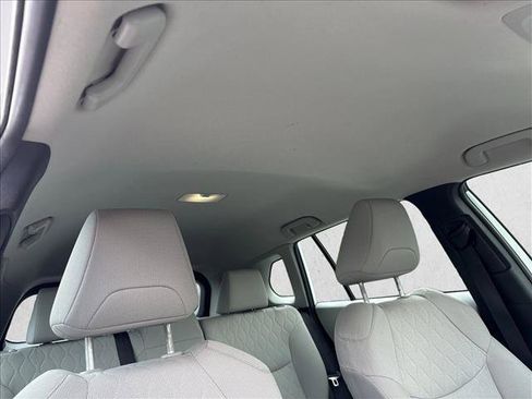 Certified 2022 Toyota Corolla Cross L FWD image 25