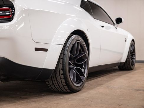 Used 2019 Dodge Challenger SRT Hellcat Redeye image 39