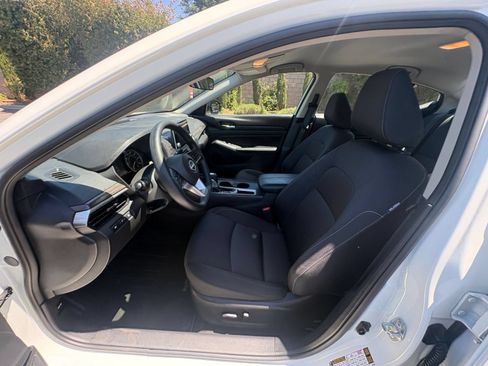 Used 2025 Nissan Altima 2.5 SV FWD image 27