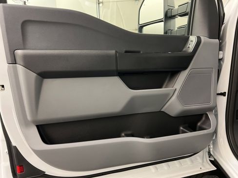 New 2026 Ford F350 XL w/ XL Chrome Package image 23