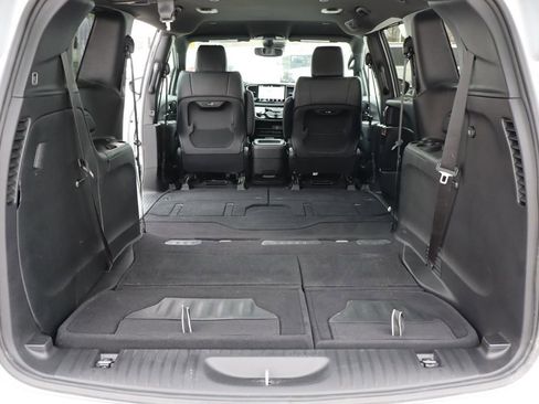 Used 2026 Chrysler Pacifica Select image 35