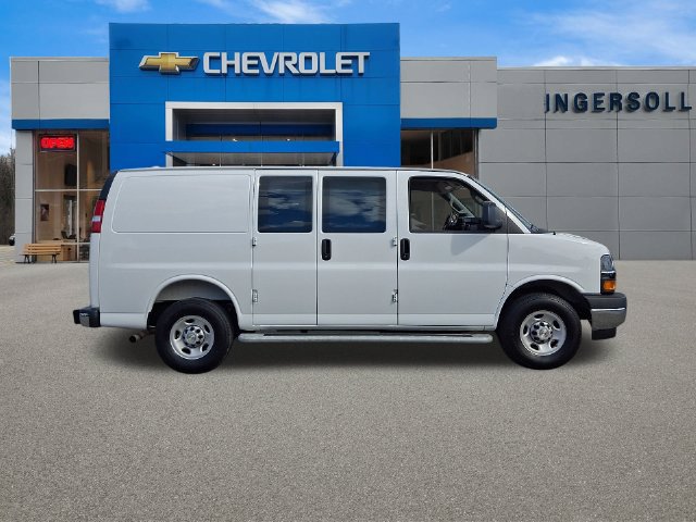 Used 2025 Chevrolet Express 2500 w/ Driver Convenience Package RWD image 28
