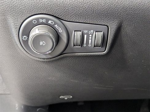 New 2026 Jeep Compass Latitude image 13