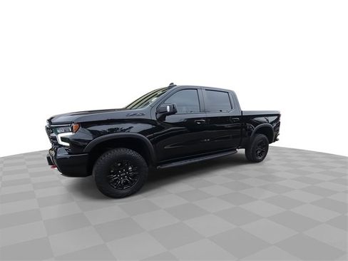 Used 2024 Chevrolet Silverado 1500 ZR2 w/ Technology Package image 4
