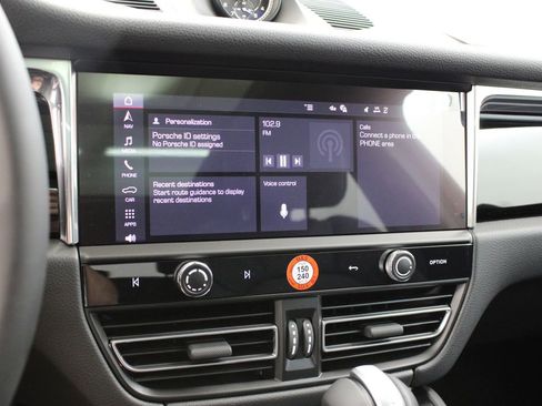 New 2026 Porsche Macan image 25