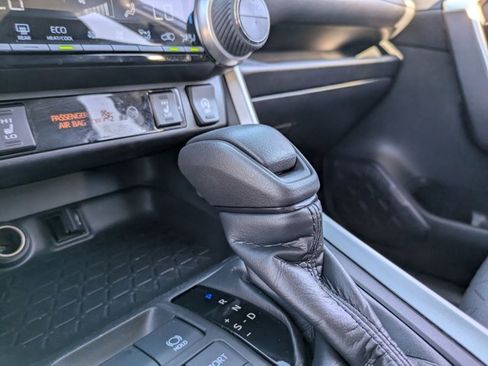 Used 2021 Toyota RAV4 XLE image 12