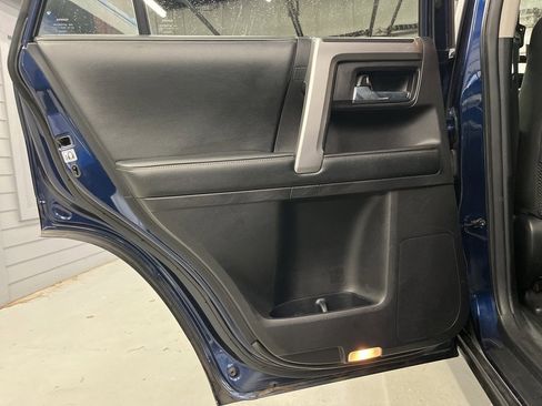 Used 2014 Toyota 4Runner 4WD image 27