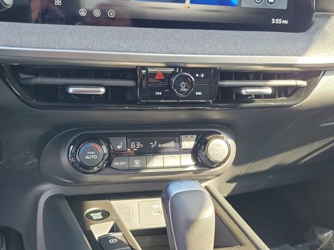 New 2026 Nissan Kicks SV w/ SV Premium Package image 27