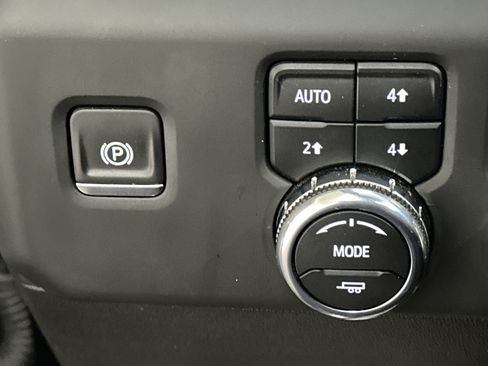 Used 2024 GMC Sierra 3500 Denali w/ Technology Package image 47