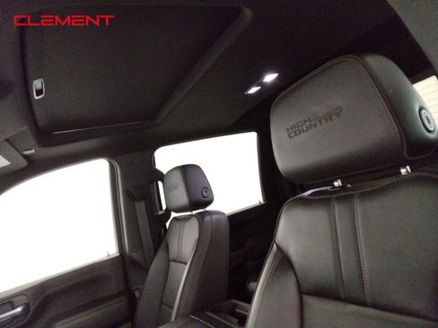 Used 2022 Chevrolet Silverado 2500 High Country w/ Safety Package II image 24