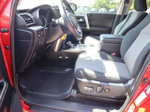Used 2016 Toyota 4Runner SR5 AWD/4WD image 13