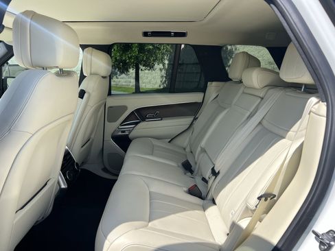 Certified 2024 Land Rover Range Rover SE AWD/4WD image 31