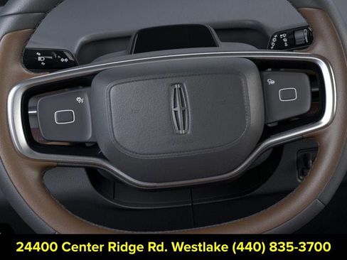 New 2026 Lincoln Navigator Reserve AWD/4WD image 12