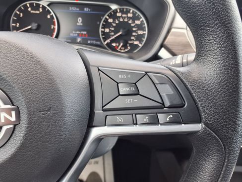 Used 2025 Nissan Altima 2.5 SV FWD image 24