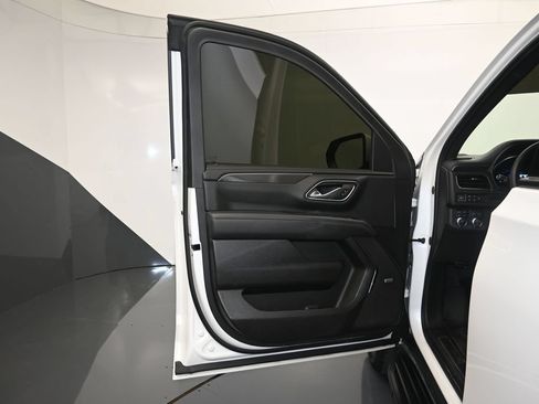 Used 2024 GMC Yukon XL AT4 AWD/4WD image 10