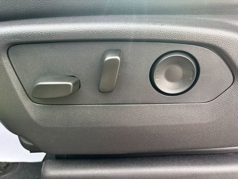 Used 2025 Chevrolet Silverado 1500 LT w/ Leather Package image 24