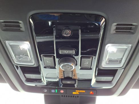 New 2026 Chevrolet Suburban Premier w/ Sun And Tow Package AWD/4WD image 7