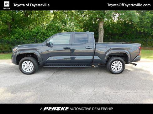 Used 2025 Toyota Tacoma SR5 AWD/4WD image 2
