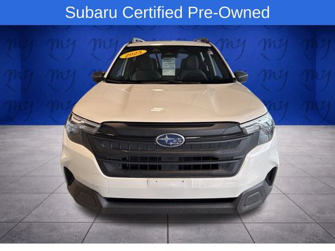 Certified 2025 Subaru Forester Base image 3