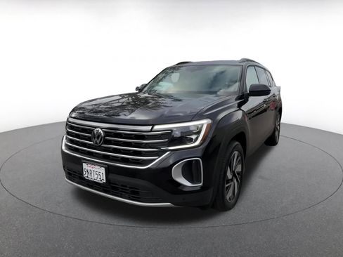 Used 2025 Volkswagen Atlas SE image 7