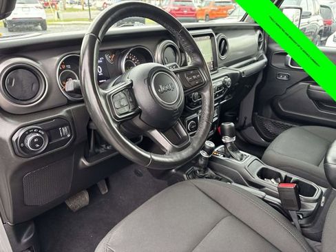 Used 2023 Jeep Gladiator Sport image 8