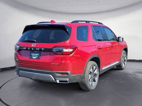New 2026 Honda Pilot Touring image 3