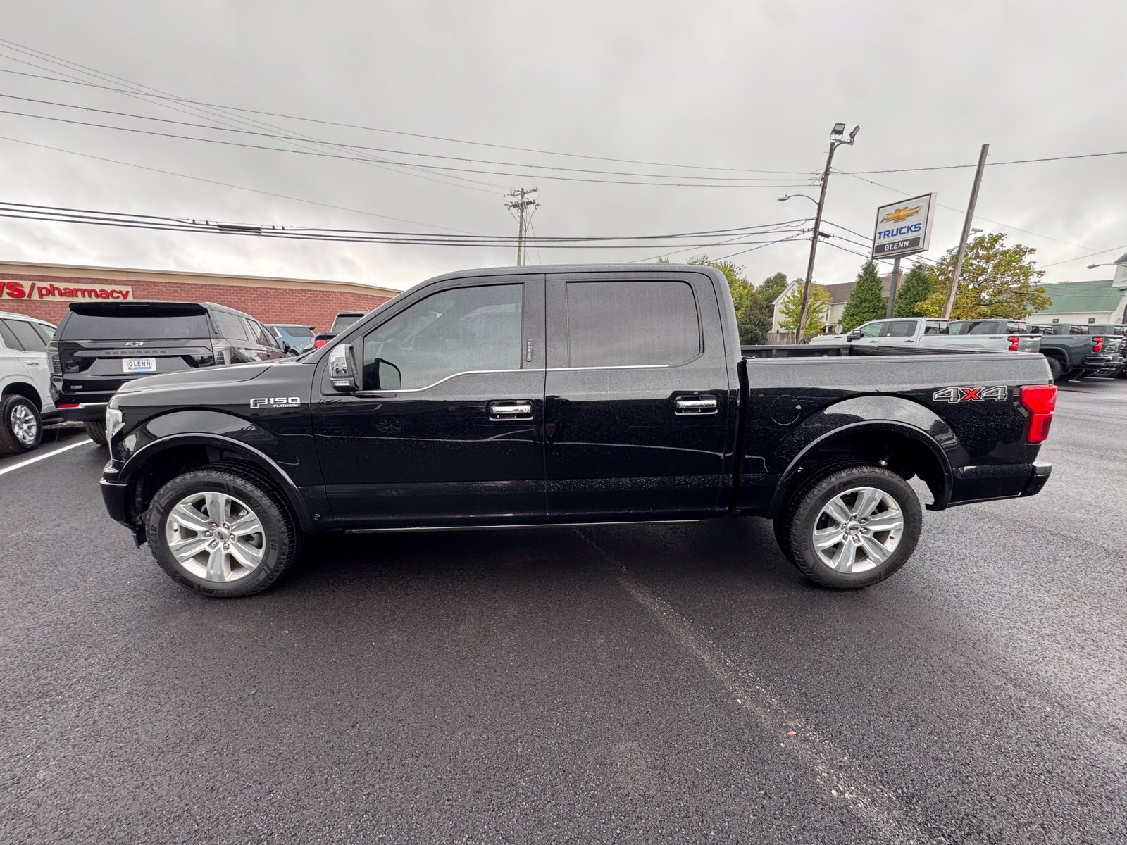 Used 2018 Ford F150 Platinum w/ Equipment Group 701A Luxury AWD/4WD image 3