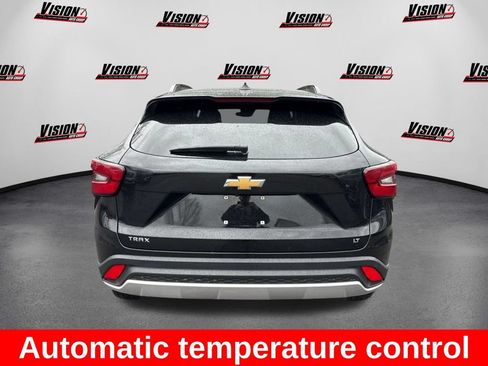 Used 2024 Chevrolet Trax LT FWD image 7