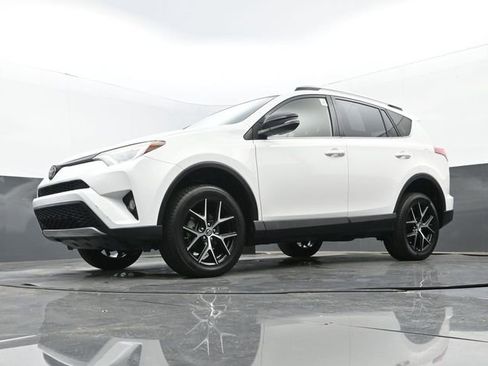 Used 2018 Toyota RAV4 SE w/ Power Extra Value Package FWD image 29