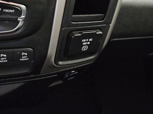 Used 2019 RAM 1500 Big Horn AWD/4WD image 18